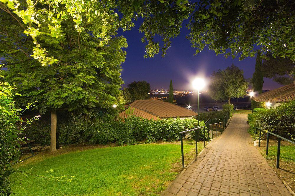 Shoresh Green Hills Family Suites Hotel Eksteriør bilde