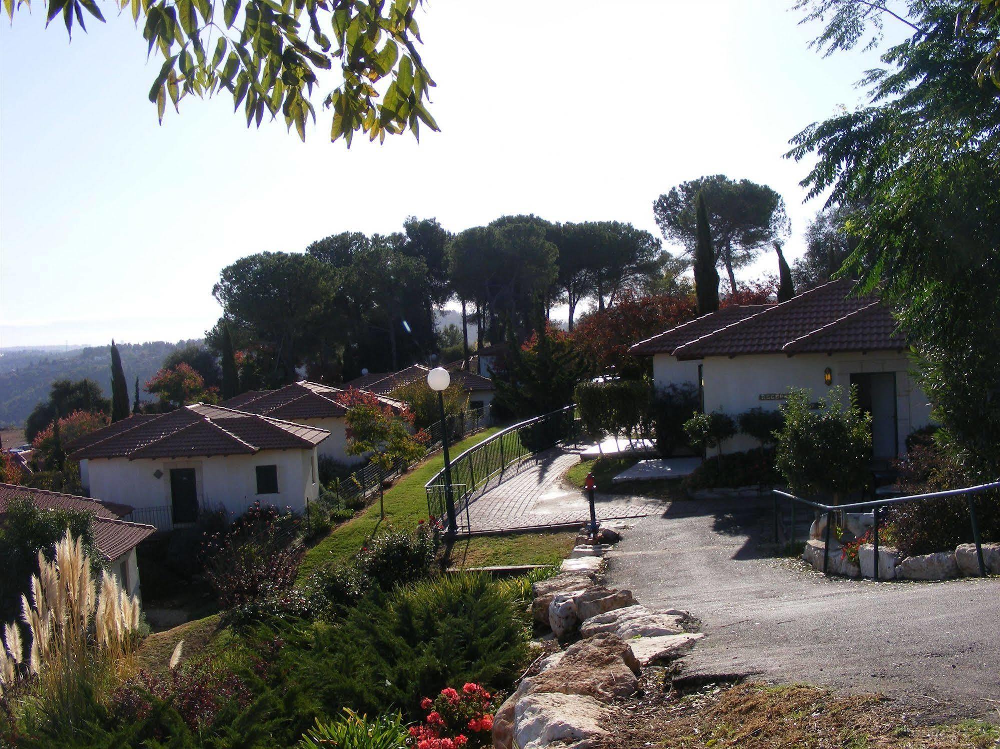 Shoresh Green Hills Family Suites Hotel Eksteriør bilde