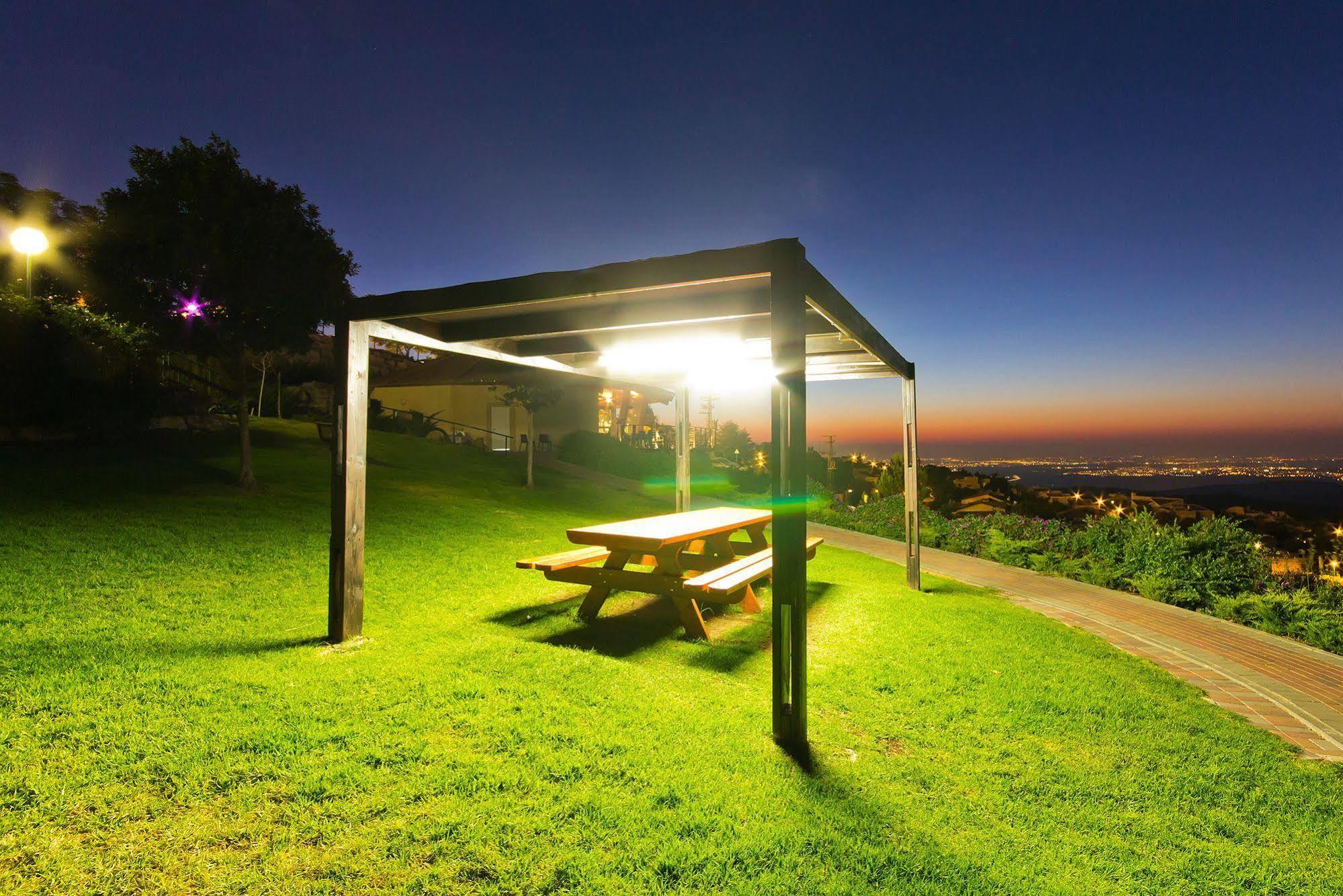 Shoresh Green Hills Family Suites Hotel Eksteriør bilde