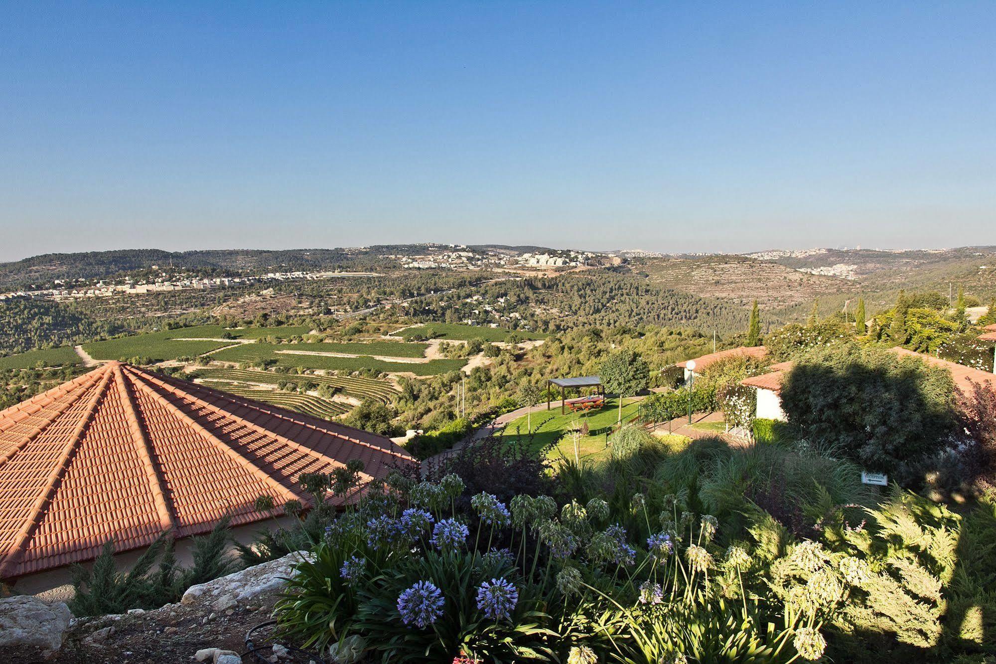 Shoresh Green Hills Family Suites Hotel Eksteriør bilde