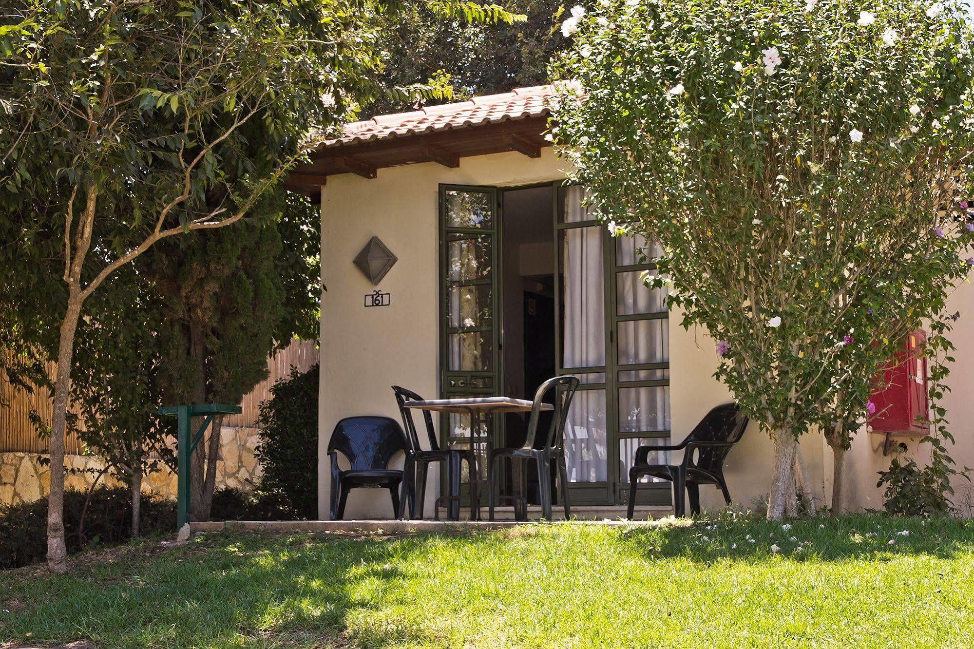 Shoresh Green Hills Family Suites Hotel Eksteriør bilde