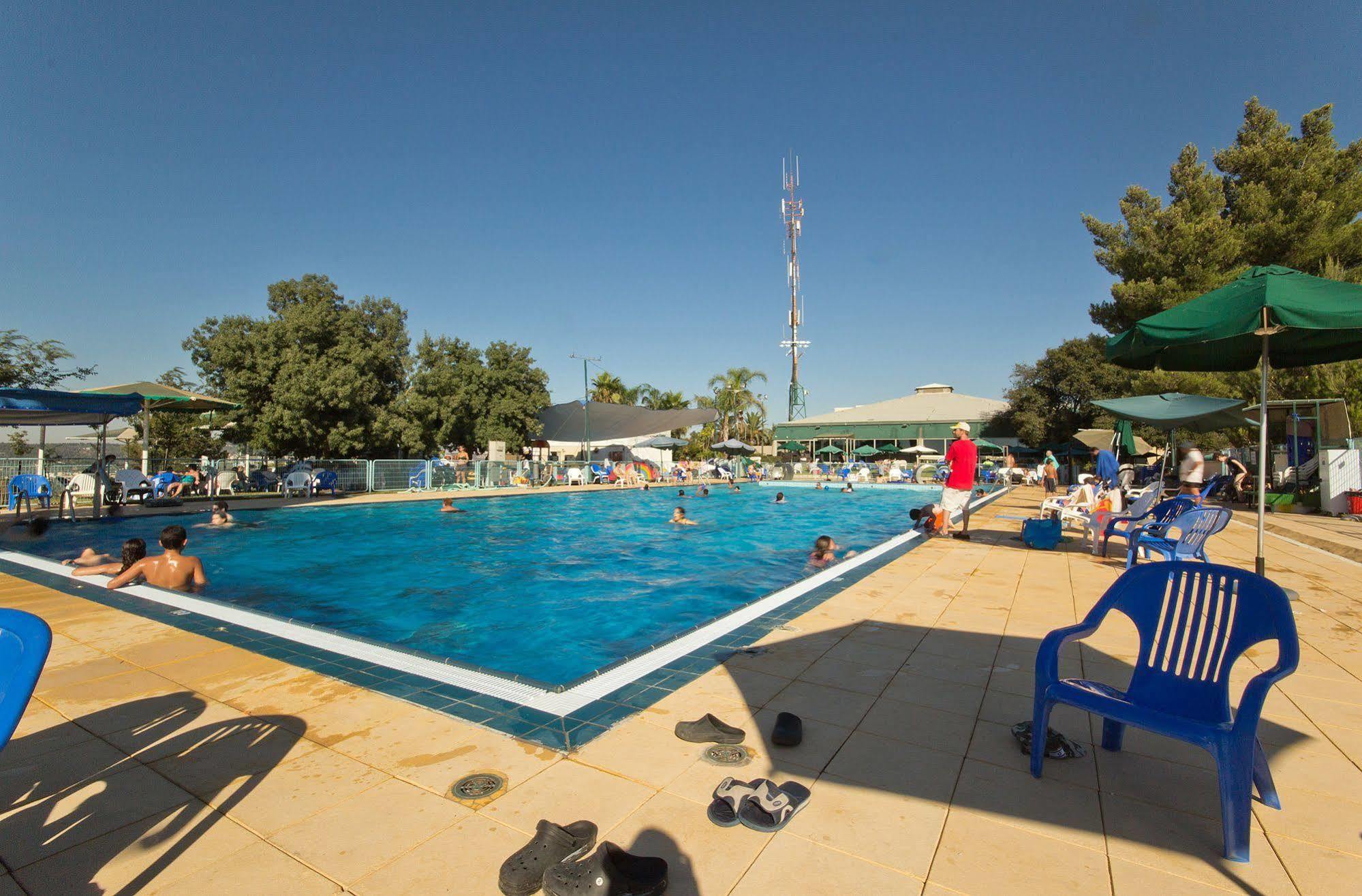 Shoresh Green Hills Family Suites Hotel Eksteriør bilde